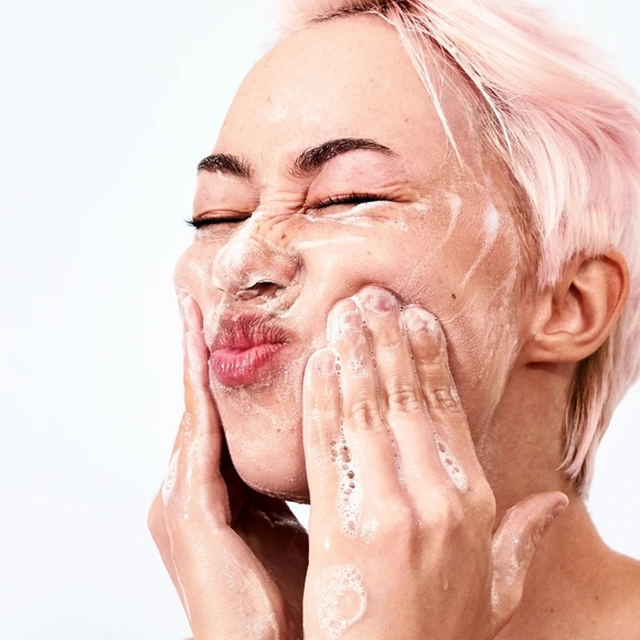 Carbon Theory Anti-Breakout Facial Cleansing Bar - Picture 6 of 8